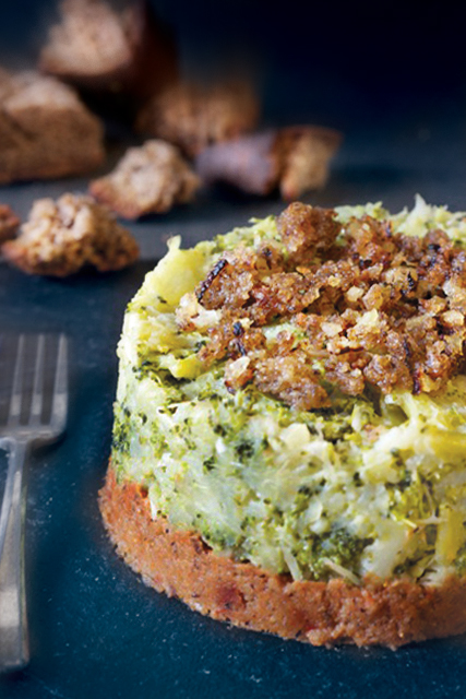tortino senza glutine di broccoli con pane abbrustolito